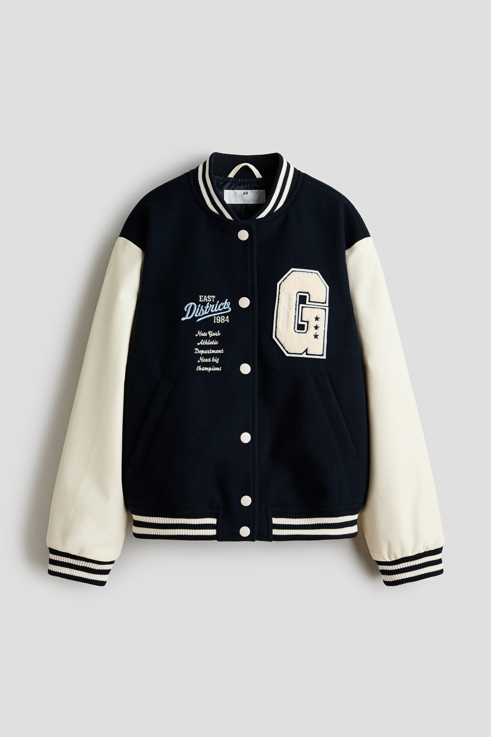 H & M - Baseballjack met applicaties - Marineblauw/East District